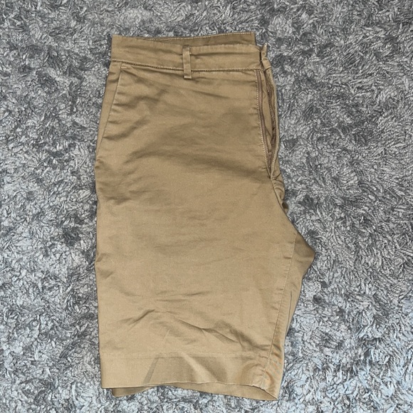 Uniqlo Khaki Shorts (USED) - Picture 3 of 5